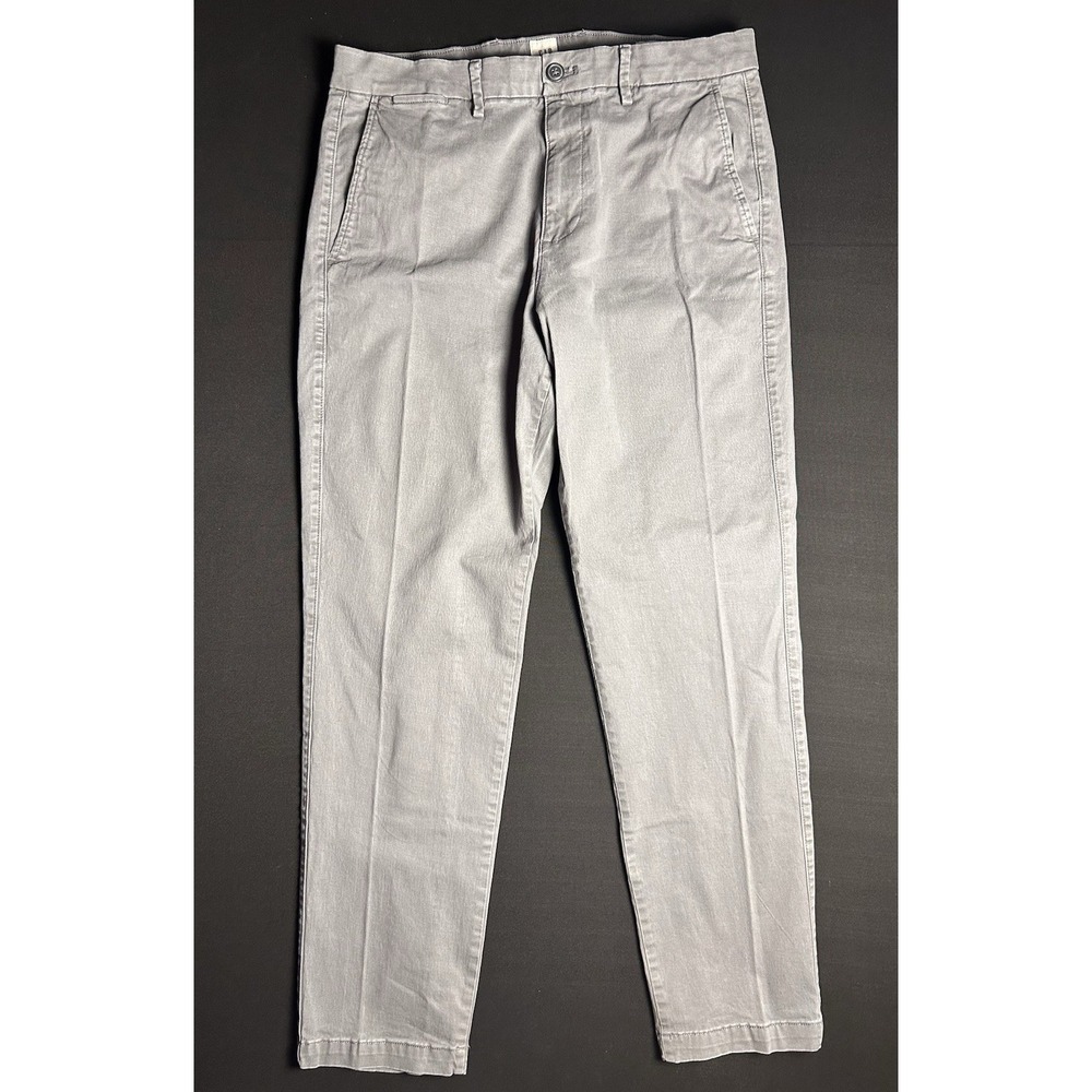 GAP Men's Straight Taper Gray Preppy Quiet Luxury Golf Club Chino's Size 33x30